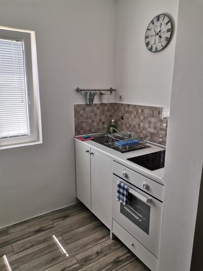 Apartments Oskar บานโจเล ภายนอก รูปภาพ