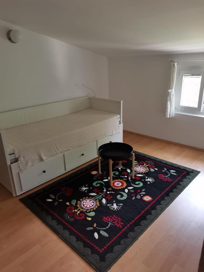 Apartments Oskar บานโจเล ภายนอก รูปภาพ