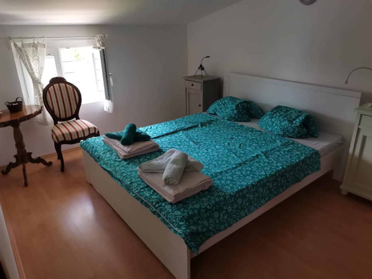 Apartments Oskar บานโจเล ภายนอก รูปภาพ